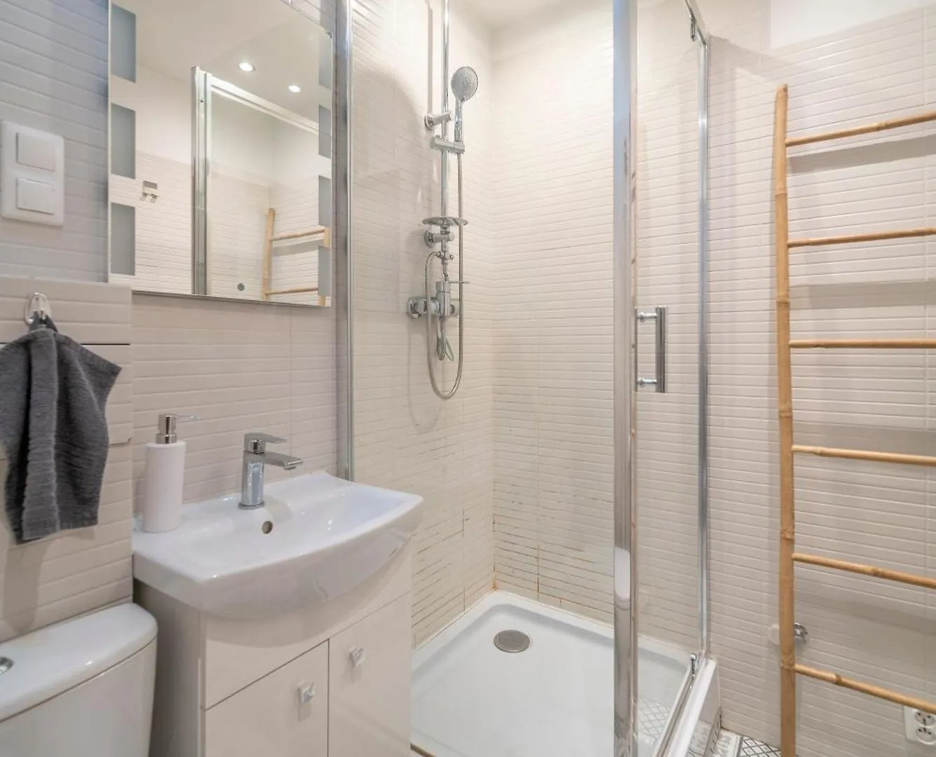 10Th Floor Studio In The City Center Of Wroclaw Apartment